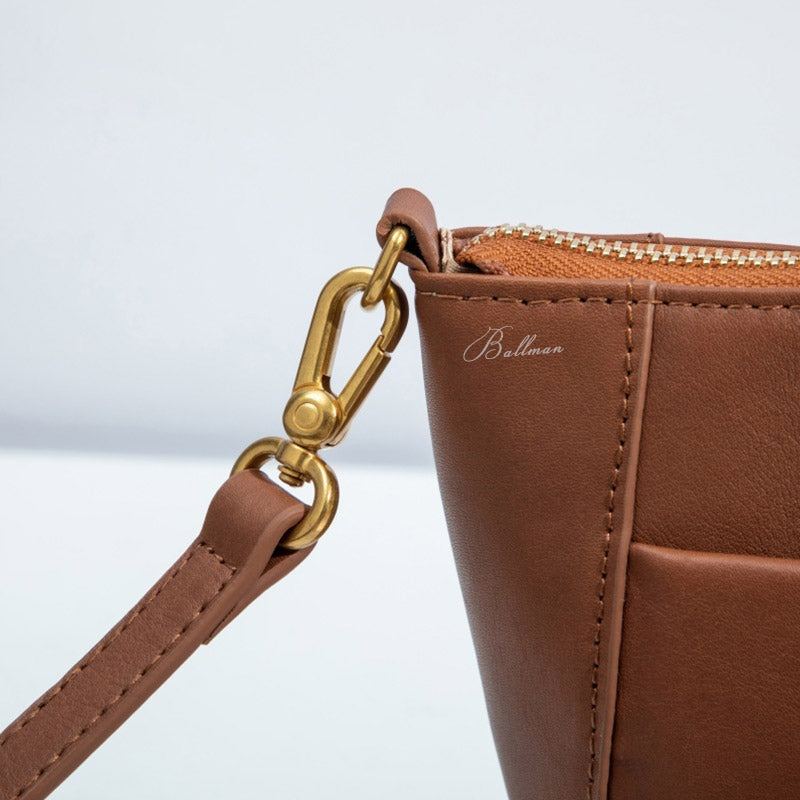 Wholesale Custom Full‑Grain Leather Crossbody Bag Front Snap Pocket Zipper Top Adjustable Strap Minimalist Bucket Style Handbag H98075