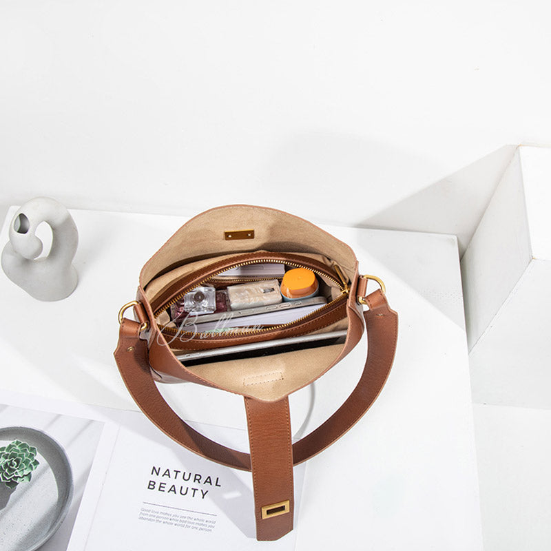 Wholesale Custom Italian Imported Full‑Grain Leather Bucket Bag Vintage Gold Turn‑Lock Closure Adjustable Shoulder Strap Elegant Daily Work Handbag H98052