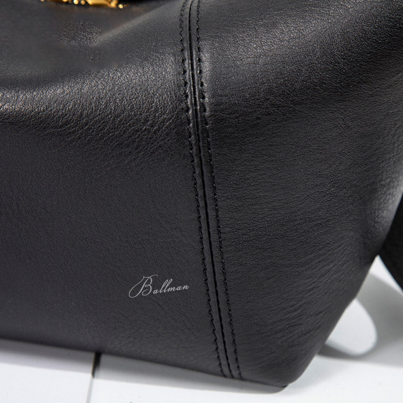 Wholesale Custom Full‑Grain Leather Hobo Bag Curved Sling Shape Dual Zipper Pulls Wide Adjustable Strap Modern Casual Shoulder Bag H98057