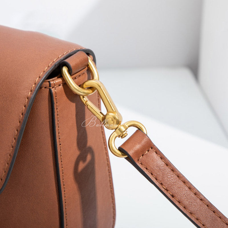 - Wholesale Custom Full‑Grain Leather Shoulder Bag T Shape Gold Hardware Flap Design Detachable Dual Straps Retro Casual Handbag H98074